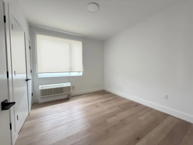 36 Madison St #403 — Photo 3