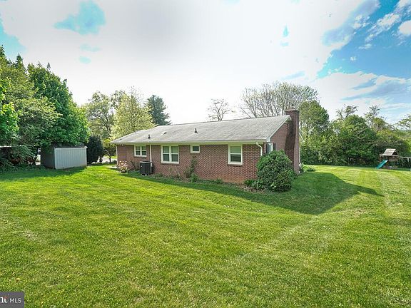 3rd image of 7109 Fern Ct