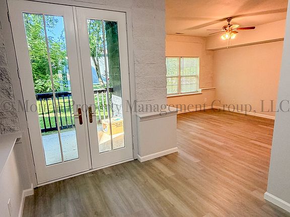 3rd image of 6920 Northside Dr Unit C