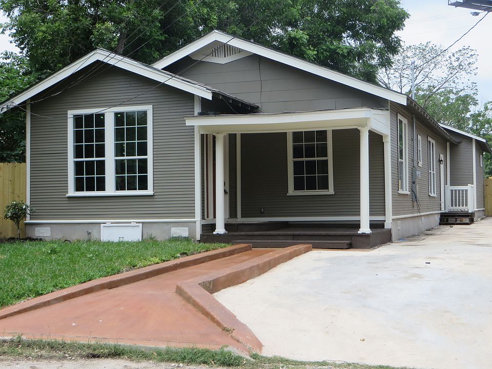 1st image of 725 E Magnolia Ave