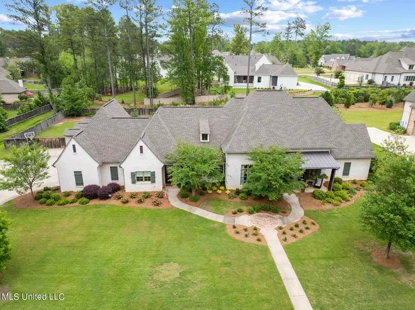 278 Hidden Oaks Dr, Ridgeland, MS 39157