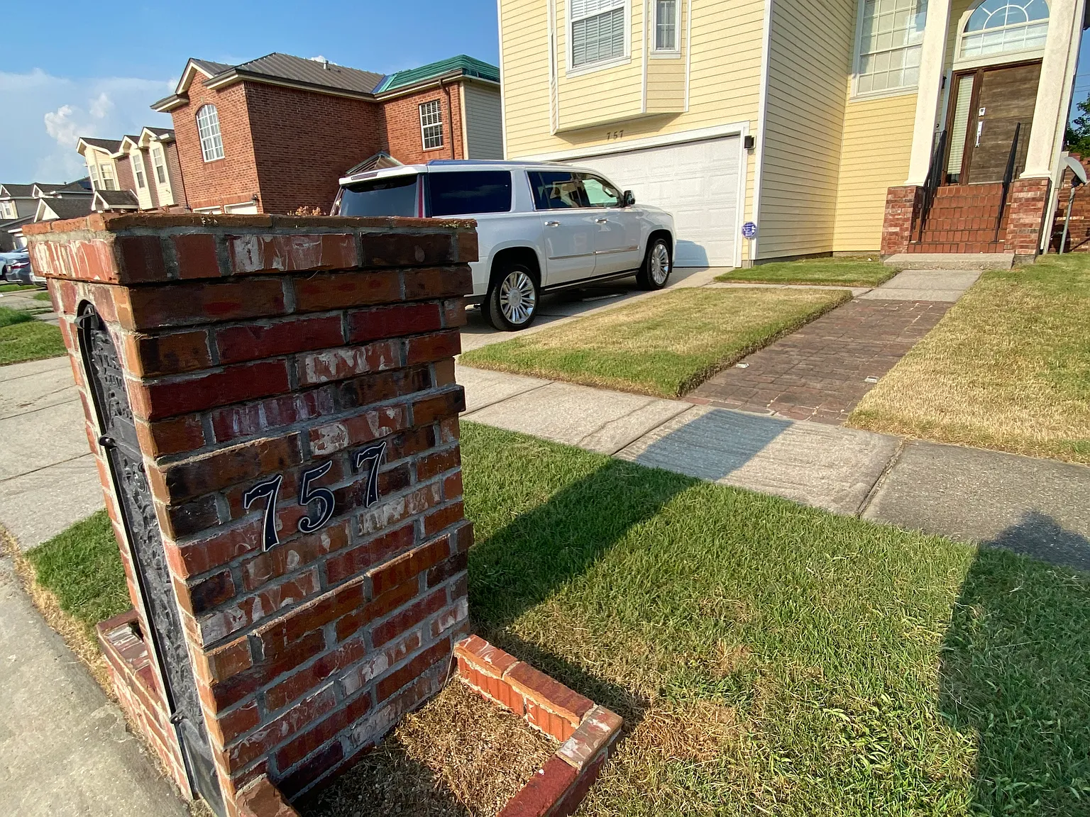 3 bed, 2056 sqft, $2,500 — Photo 2