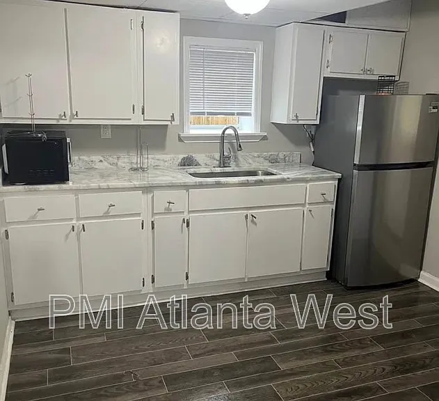 8421 Stonewall Jackson Dr — Photo 4
