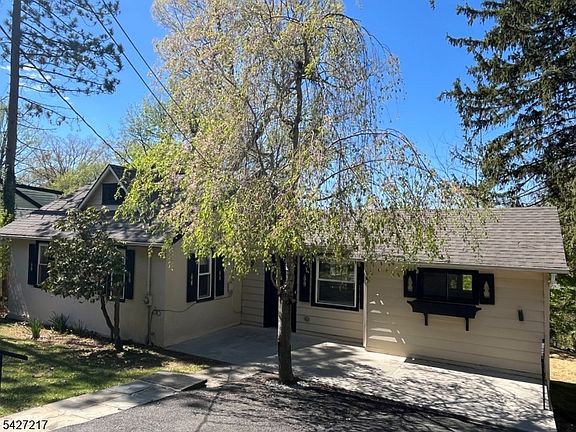 2nd image of 120 Hillside Rd