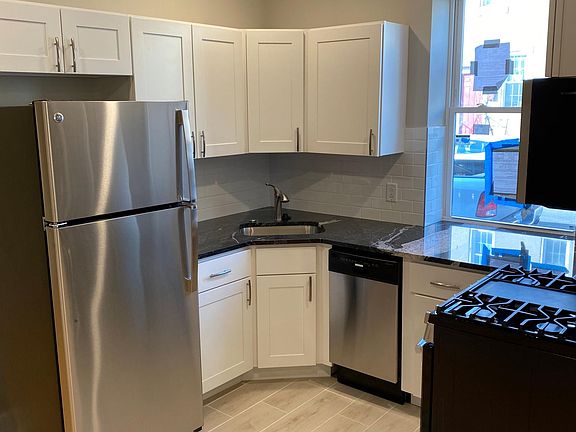 3rd image of 954 Cantrell St #1