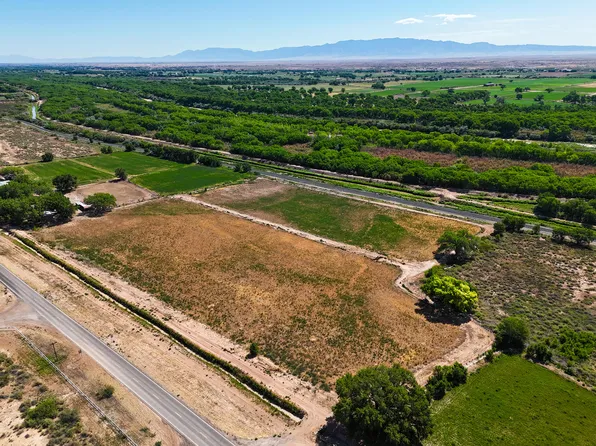 Off Highway Bosque #116, Bosque, NM 87006
