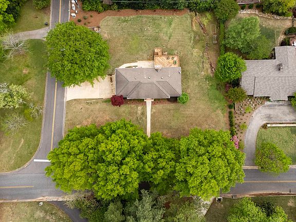 2nd image of 3499 Westbury Rd