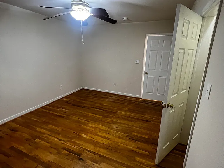 803 W Broad St #1 — Photo 23