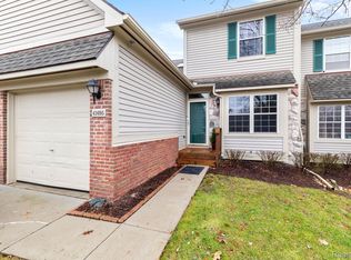 41695 Juniper Cir, Novi, MI 48377