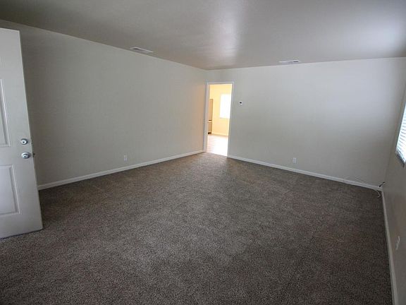 4th image of 964 Goodwin Ave