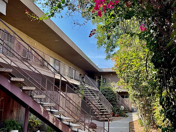 3rd image of 405 N Marengo Ave APT 14