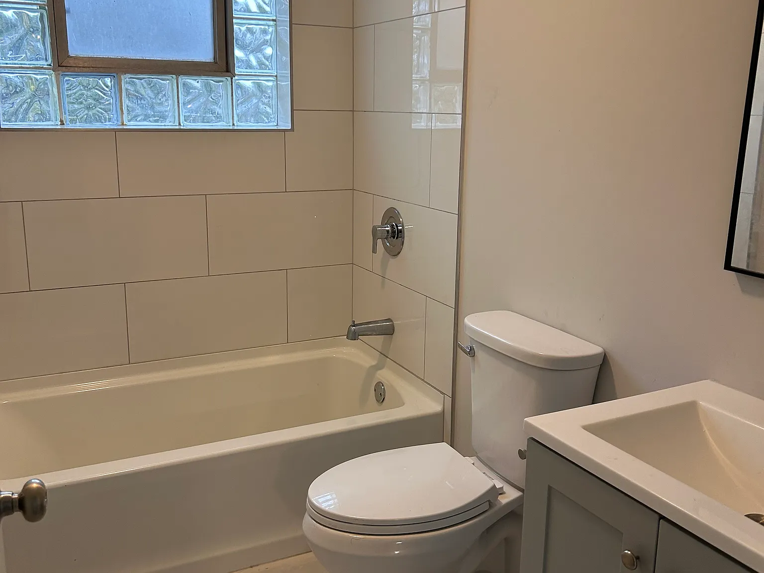 1 bed, $1,000 — Photo 3