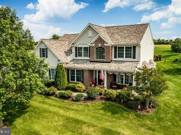 100 Clover Hill Ln, Spring City, PA 19475