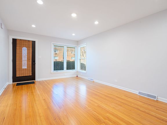 3rd image of 2533 Marwood St