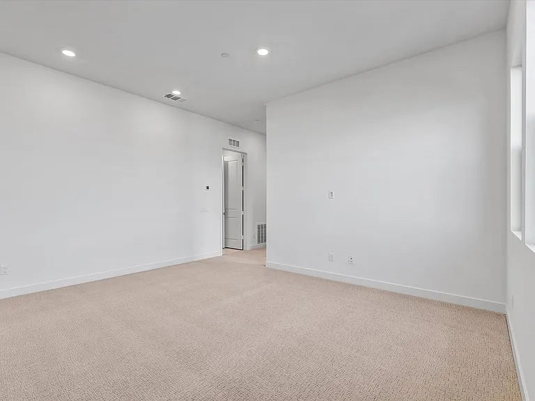 2058 Hollyleaf Ter — Photo 20