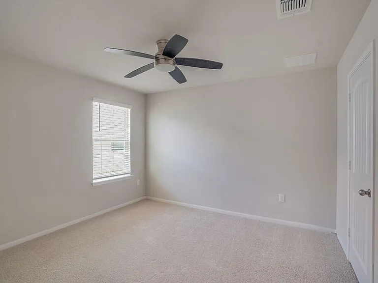 13804 Cantarra Dr — Photo 10