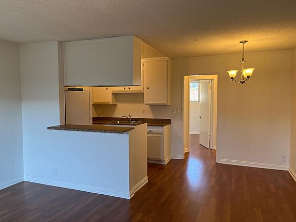 2nd image of 911-915 Coronado Ave Unit 9