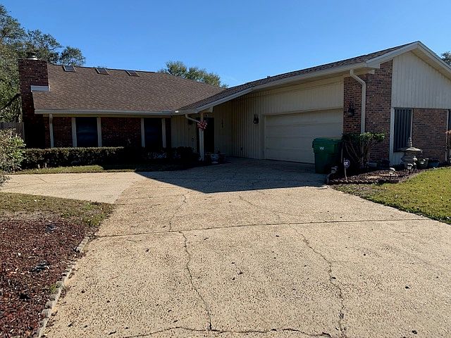 1st image of 7 Lake Lorraine Cir