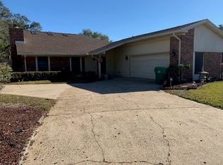 7 Lake Lorraine Cir, Shalimar, FL 32579