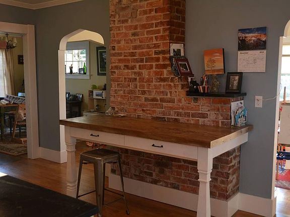 Kitchen bar area. Great for a cup of tea and doing work.