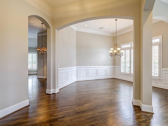 4th image of 3270 Winthrop Cir