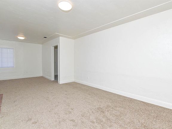 4th image of 133 W Dakota Ave