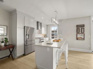 11 Oak Grove Ter #401, Quincy, MA 02169