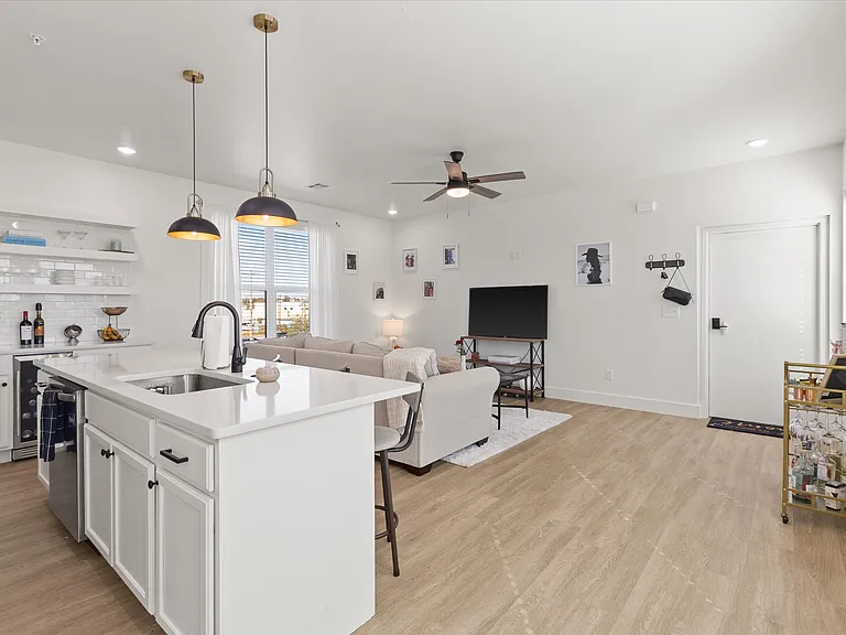 310 S Santa Fe Ave #204 — Photo 6
