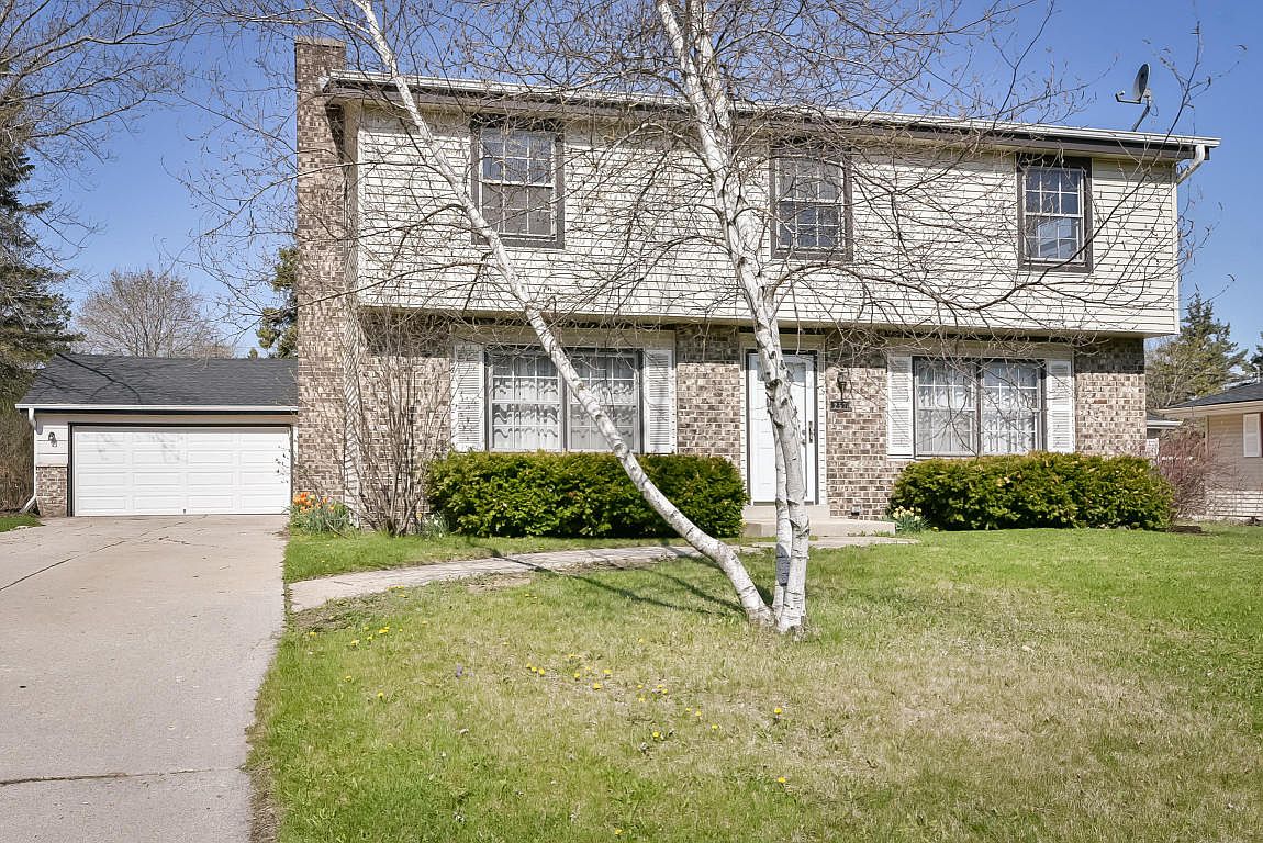 257 S Regis Rd, Saukville, WI 53080 Zillow