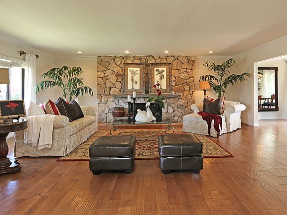 5th image of 520 Meadowview Dr
