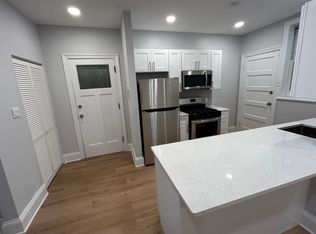 1303 W Roscoe St APT 3, Chicago, IL 60657