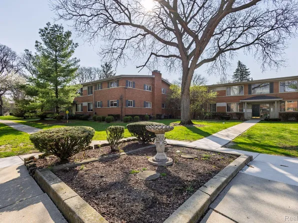 928 N Adams Rd Unit 2, Birmingham, MI 48009