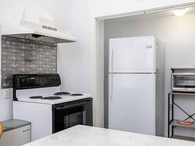 110 E Craig Pl #3 — Photo 4