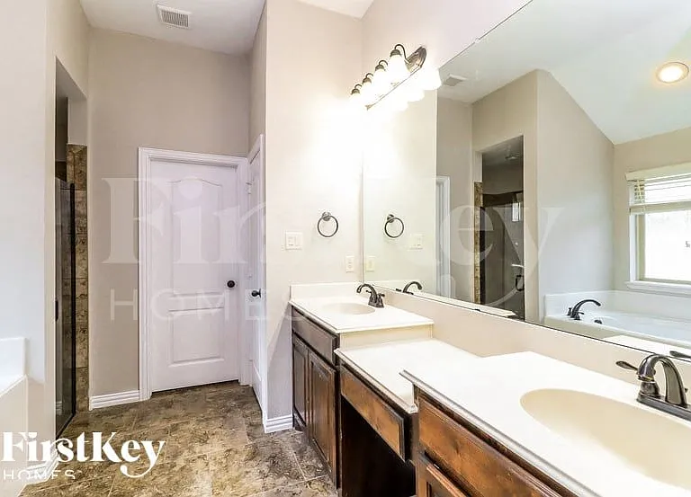 6901 Canyon Rim Dr — Photo 10