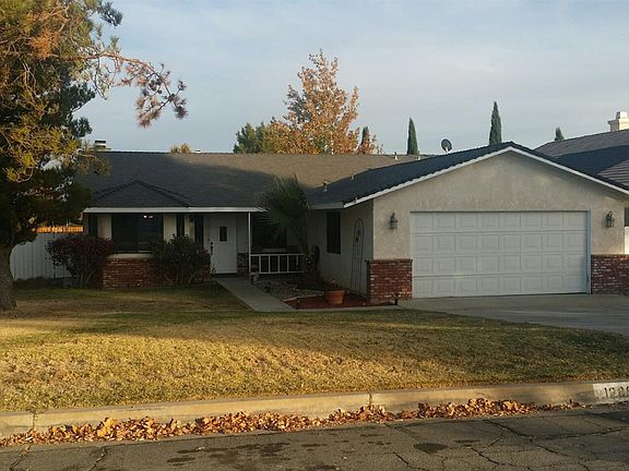 3rd image of 12885 Candlewick Ln