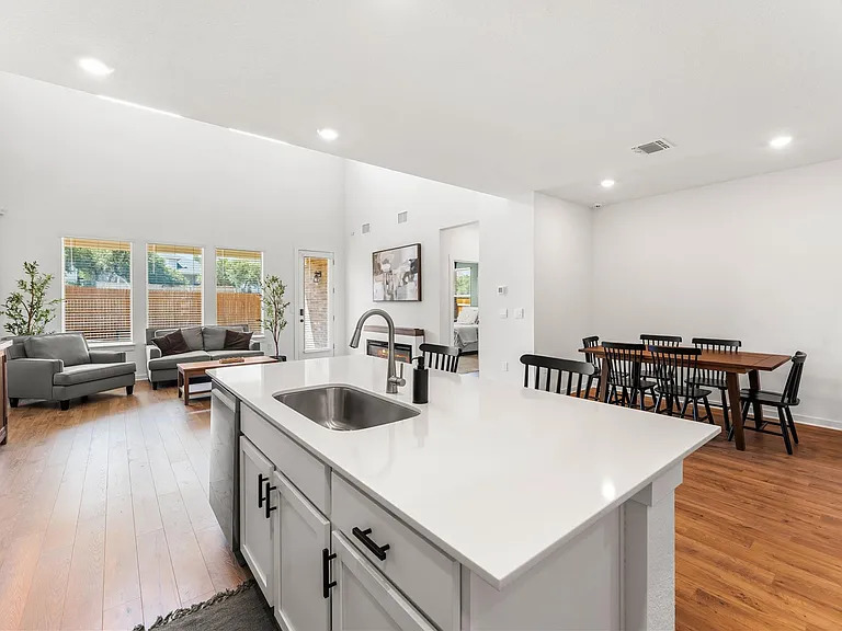 1828 Walnut Grove Bnd — Photo 7
