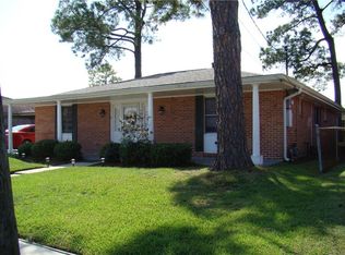 4926 Coronado Dr, New Orleans, LA 70127