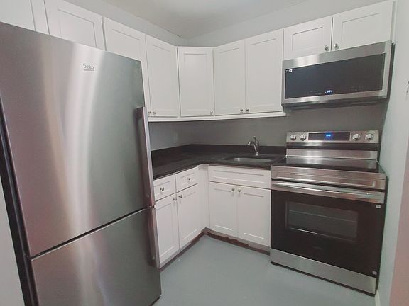 2nd image of 637 Cove Rd Unit C19