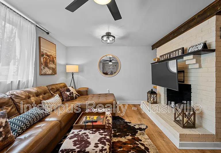 840 Lemont Dr #B — Photo 3