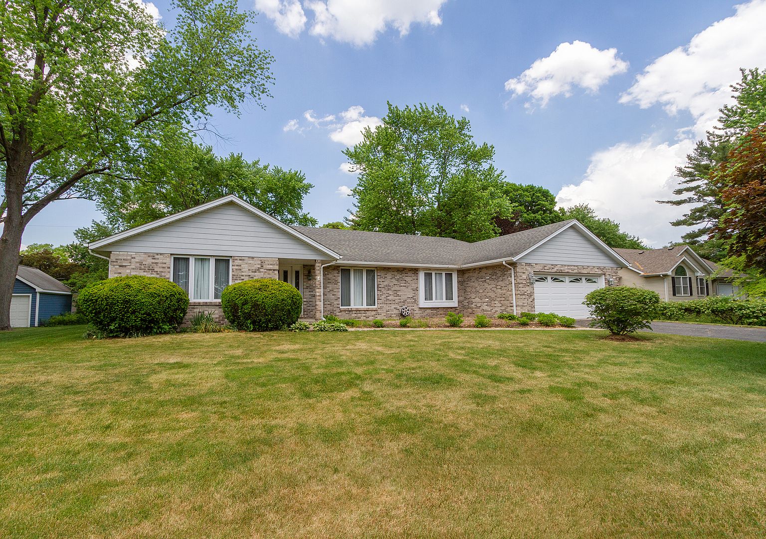 2255 South St, Geneva, IL 60134 Zillow