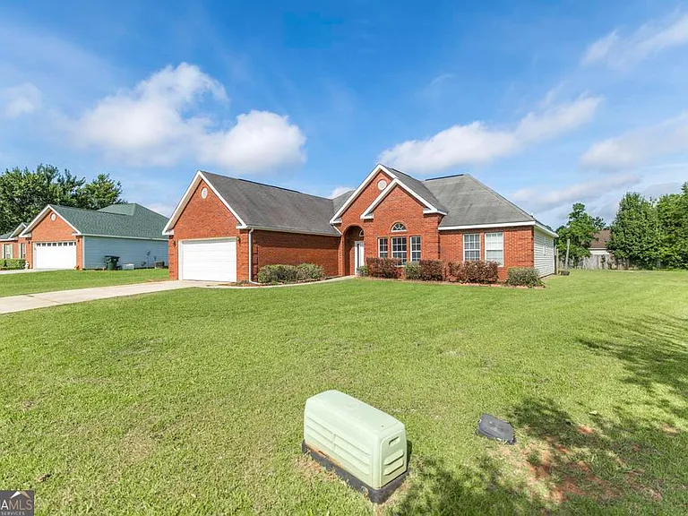 105 Millstone Way — Photo 3