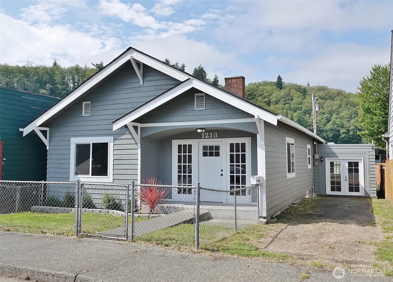 1213 Lincoln Street photo 1