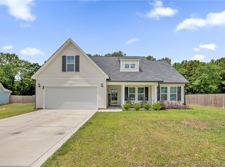 32 Finch Ln, Parkton, NC 28371