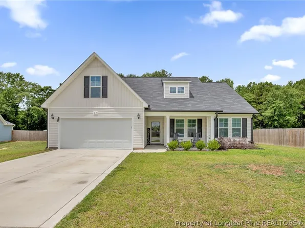 32 Finch Ln, Parkton, NC 28371