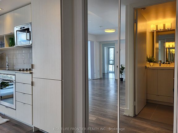 4th image of 89 McGill St #1705