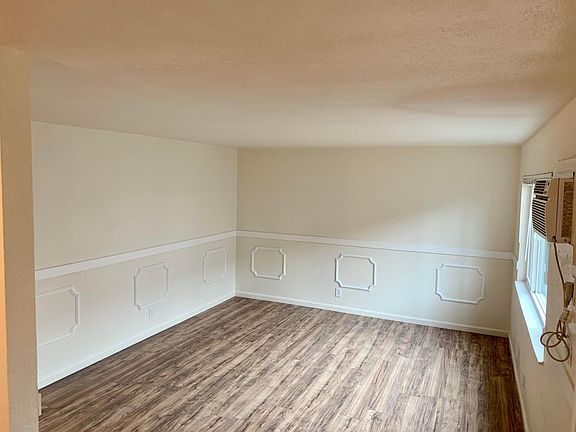 4th image of 3907 43rd Ave #G
