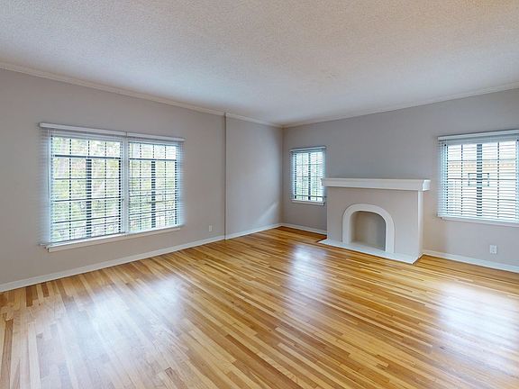 4th image of 851 S Mansfield Ave #201