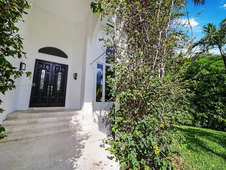 1316 N Venetian Way — Photo 27