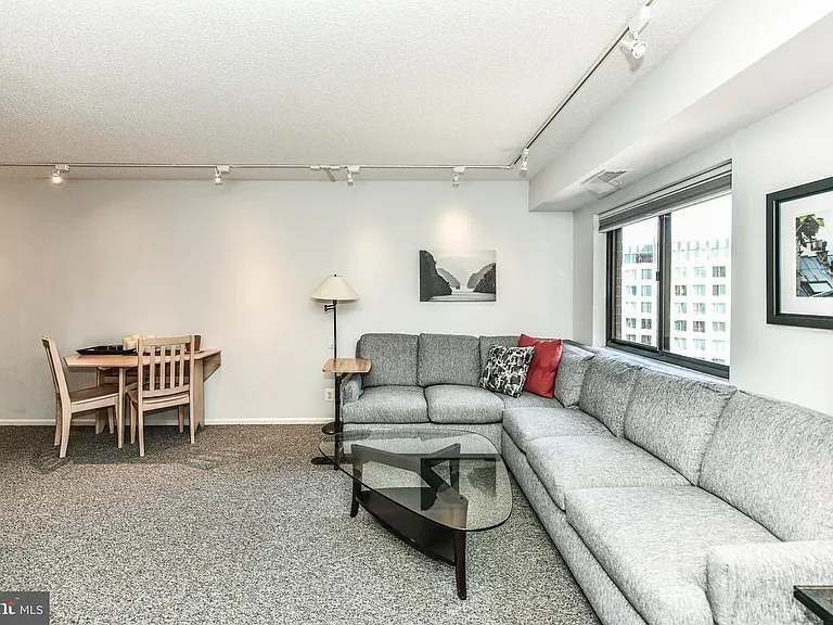 900 N Stafford St #1410 — Photo 12