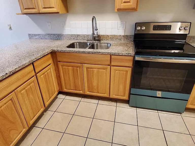 Park Villa Apartments — Photo 16